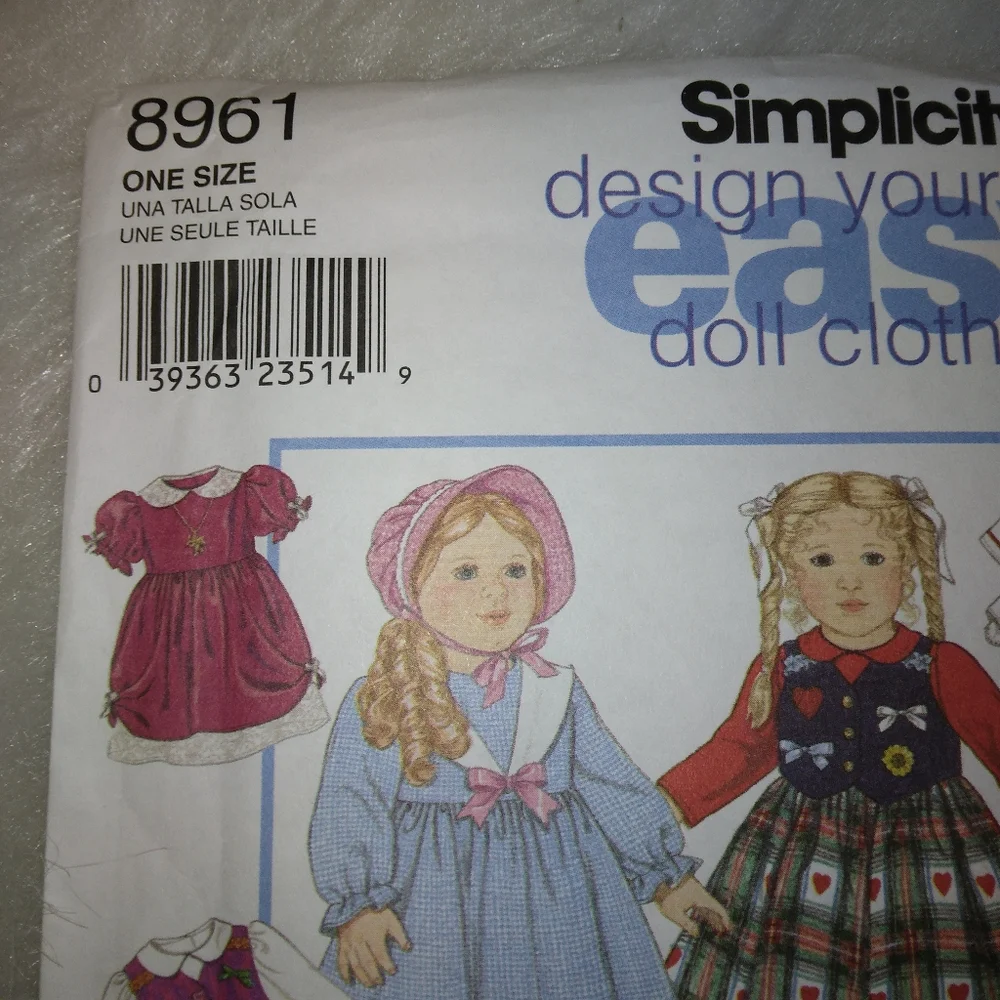 SIMPLICITY 8961 Design your own doll clothes for 18